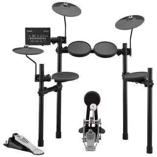 De Yamaha DTX452K Elektronisch Drumstel van Yamaha heeft vier drumpads, een triple zone snarepad, drie cymbalpads, een bassdrumpad, een controlemodule, hi-hatpedaal en kickpedaal-alles op een stevig zwart frame.