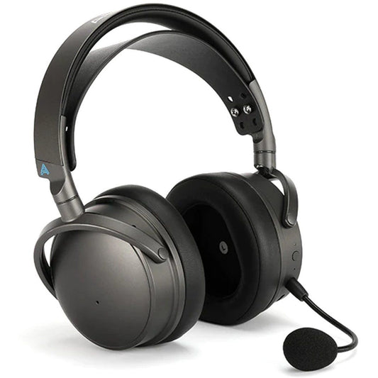 De Audeze Maxwell Wireless Gaming Headset (Xbox) van Audeze is een zwarte over-ear hoofdtelefoon met een gewatteerde hoofdband, grote oorschelpen, een aangesloten flexibele microfoon en levert audio met hoge resolutie via geavanceerde planaire magnetische drivers.