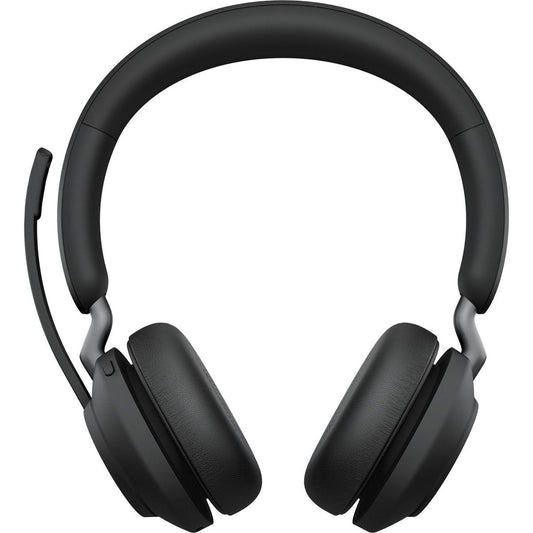De Jabra Evolve2 65, MS Stereo (Zwart) is een zwarte draadloze headset voor over de oren met een gewatteerde hoofdband, zachte oorschelpen en een microfoonarm - perfect voor communicatie of gaming met uitstekende geluidsisolatie.