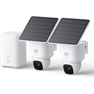 De EUFY eufy SoloCam E30 2-Cam Kit met HomeBase 2 bevat twee witte buitencamera's met zwarte lenzen, zonnepanelen, 360° dekking en een draadloos basisstation, allemaal veilig gemonteerd op beugels.